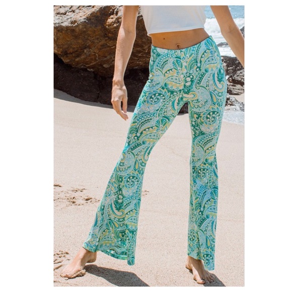 35 $20 start❤️ Pretty green paisley flare pants - Picture 2 of 6